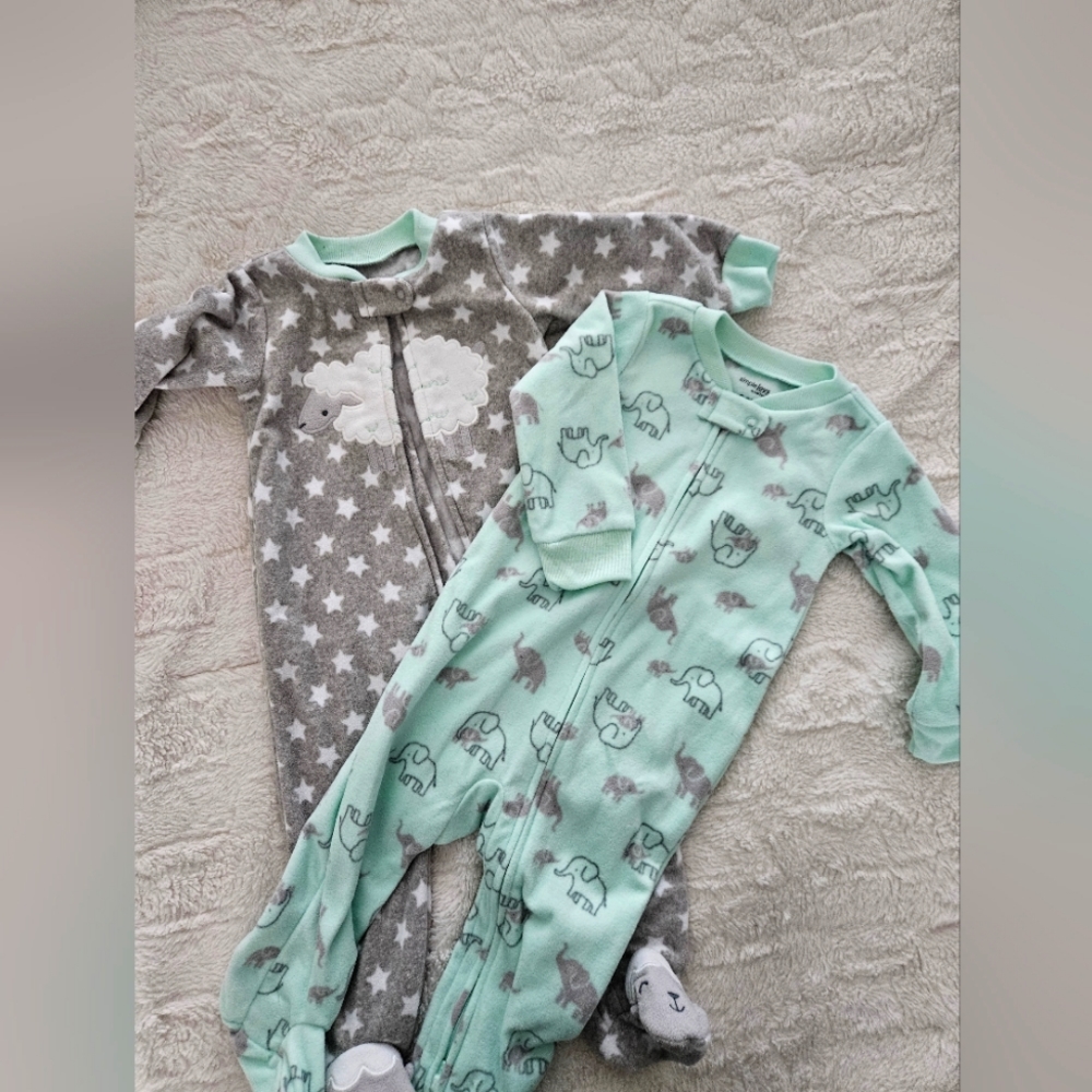 Footie pajamas,  6-9 months, baby boy, baby girl, warm, Carters, like New, Stars